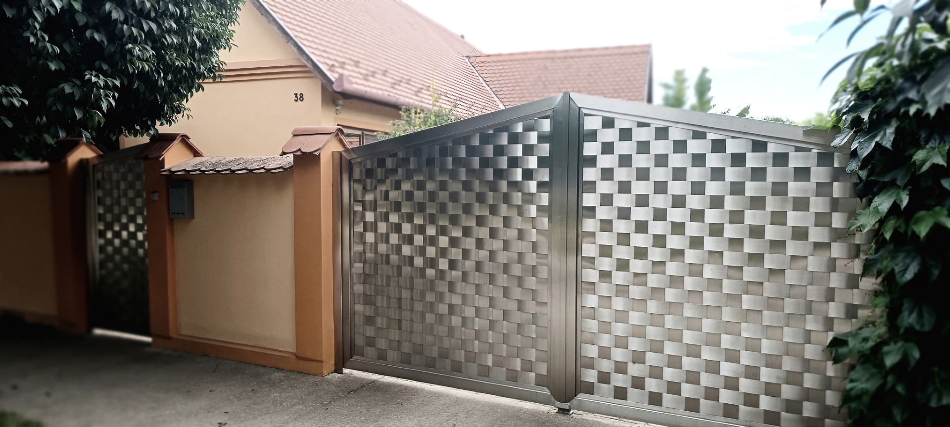 Rozsdamentes kapubejáró készítés országosan - Lukács Vas