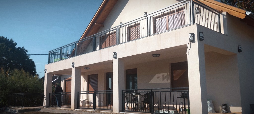 Terasz korlát készítés, rozsdaálló kivitelben, Lukács Vas