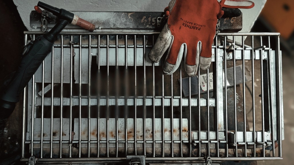 Egyedi acél- és fémszerkezet gyártás, Lukács Vas