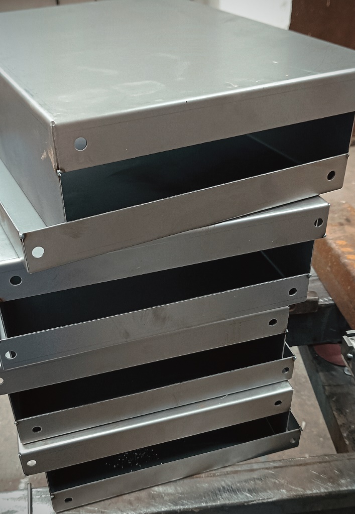 Egyedi fémtermék gyártás, professzionális rozsdamentes acélszerkezetek gyártása - Lukács vas