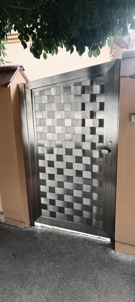 Rozsdamentes acél kapu készítés - Lukács Vas